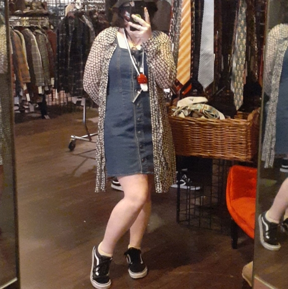 Meet your Posher, Trinity - Picture 4 of 5